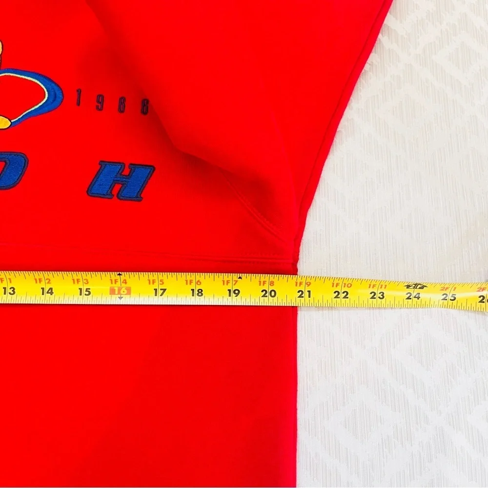 VINTAGE DISNEY WINNIE THE POOH EMBROIDERED SWEATSHIRT Red Size Small Unisex - Picture 7 of 9